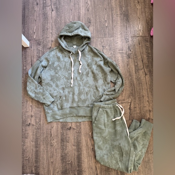 Aerie Sage Green Tie Dye Sweats Set- Medium - Picture 5 of 9